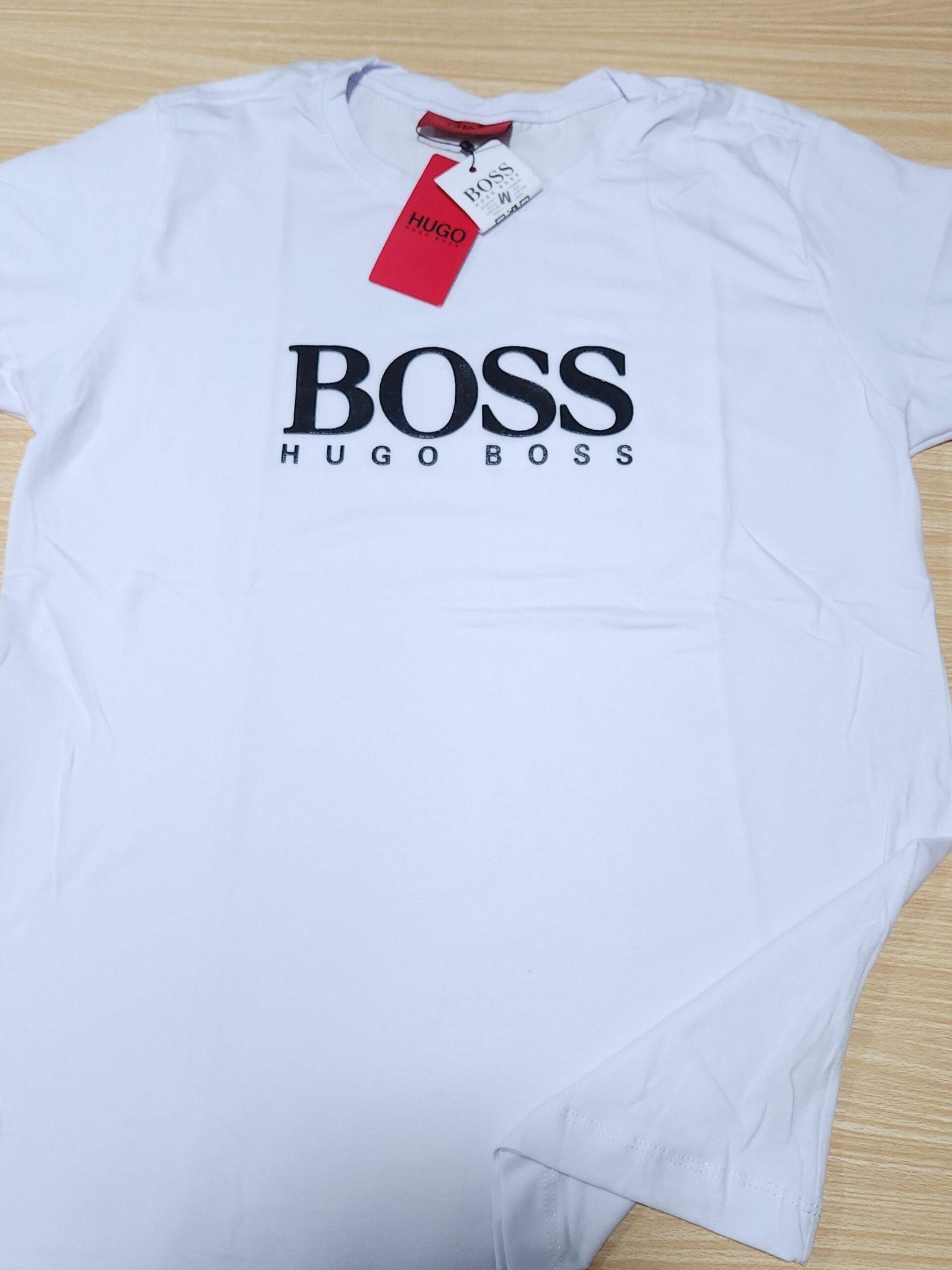 Camisa Hugo Boss M Peruana 40.1 com Elastano Camisa Hugo Boss M Peruana 40.1 com Elastano