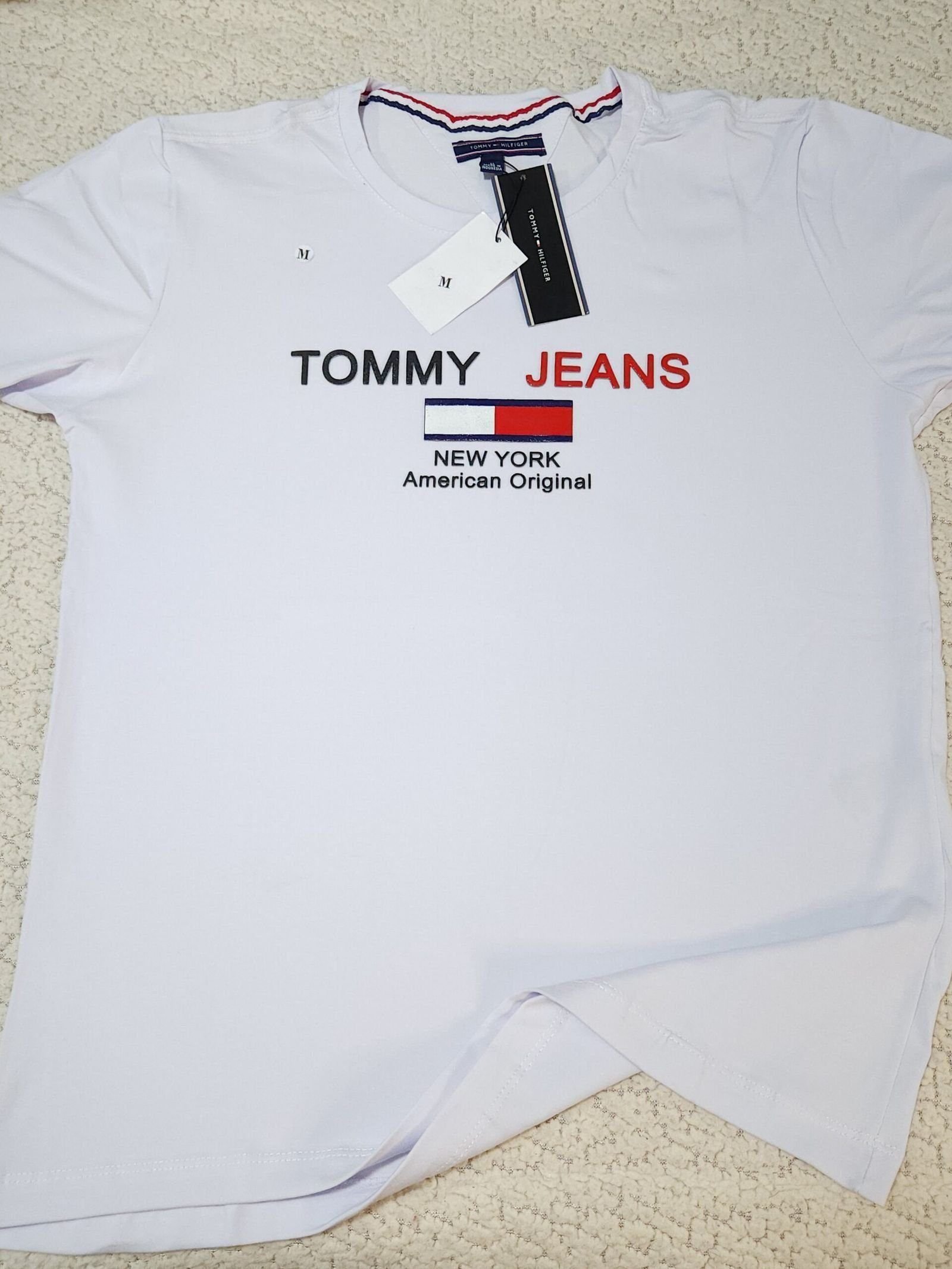 Camisa Tommy Hilfiger M Peruana 40.1 com Elastano Camisa Tommy Hilfiger M Peruana 40.1 com Elastano