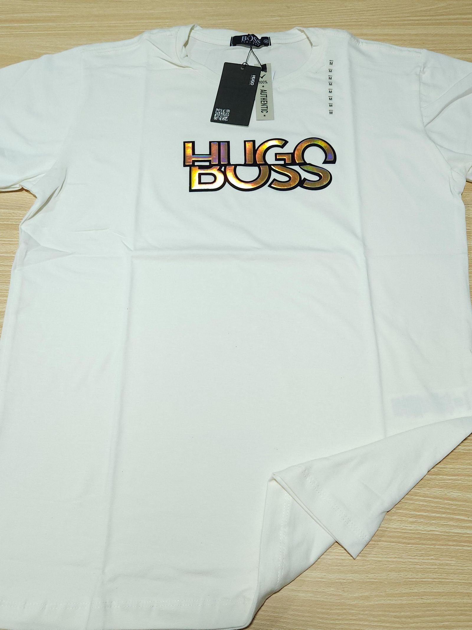 Camisa Hugo Boss M Peruana 40.1 com Elastano Camisa Hugo Boss M Peruana 40.1 com Elastano