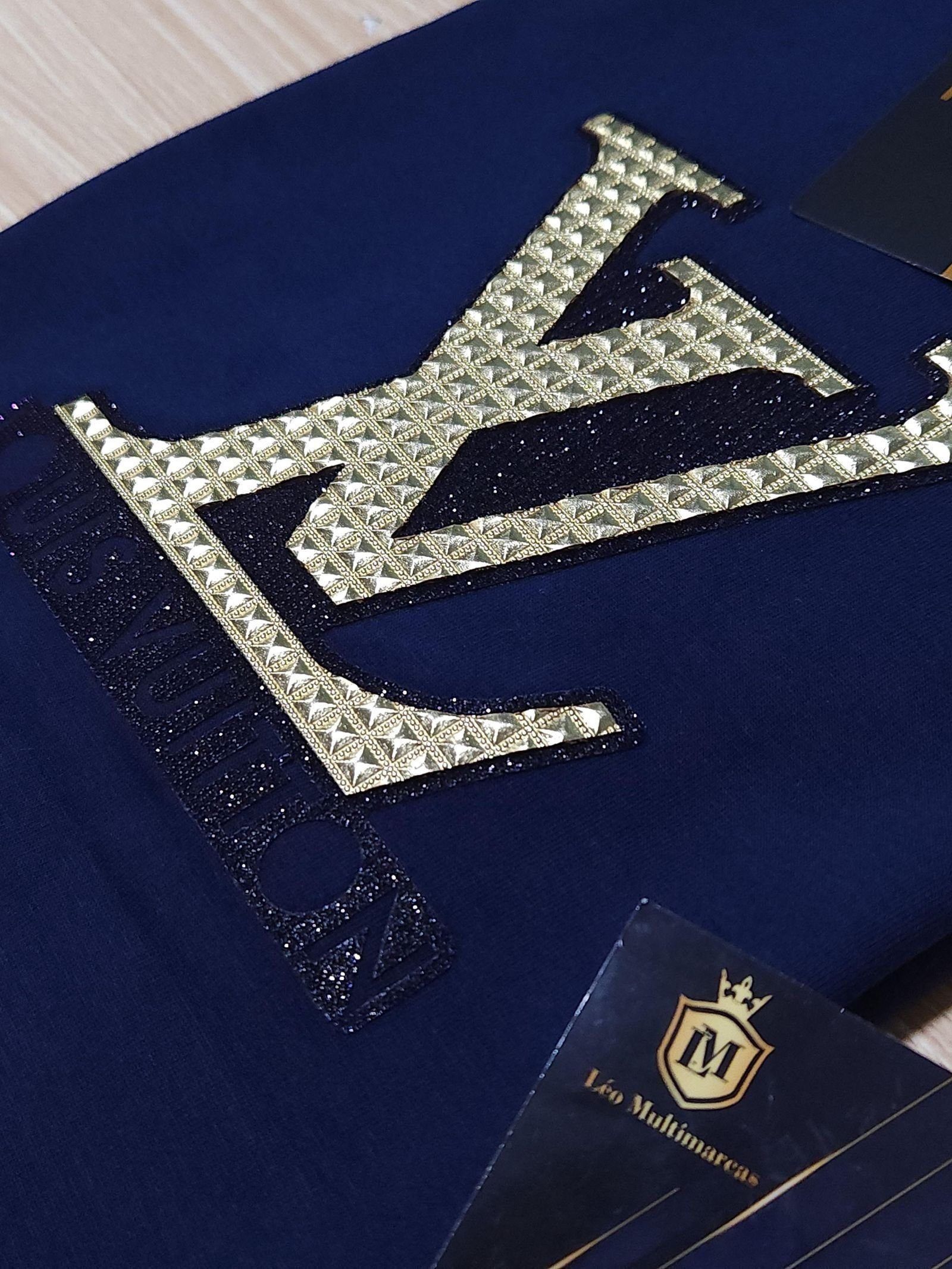 Camisa Louis Vuitton M Peruana 40.1 com Elastano Camisa Louis Vuitton M Peruana 40.1 com Elastano