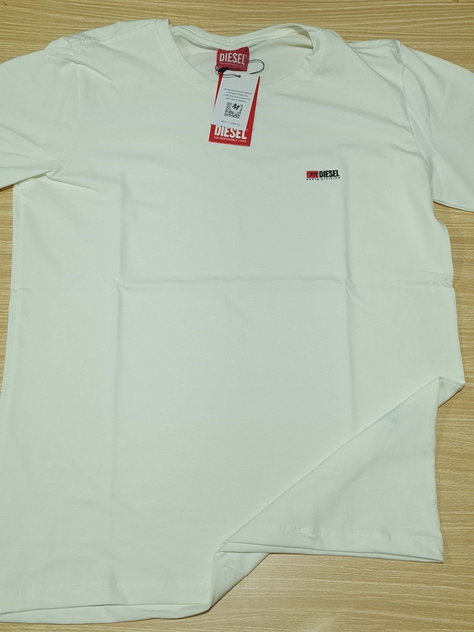 Camisa Diesel M Peruana 40.1 com Elastano Camisa Diesel M Peruana 40.1 com Elastano