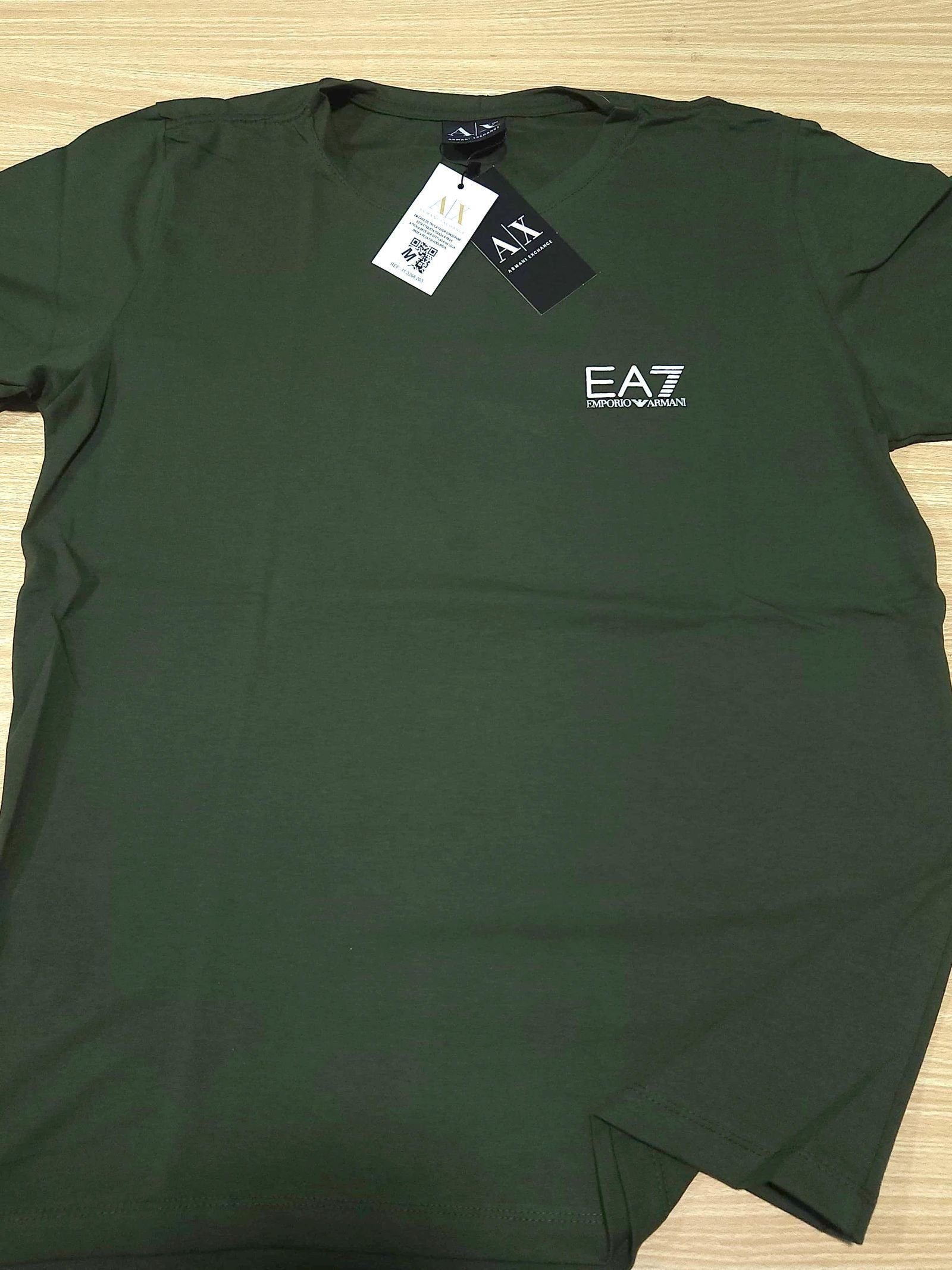 Camisa Emporio Armani M Peruana 40.1 com Elastano Camisa Emporio Armani M Peruana 40.1 com Elastano