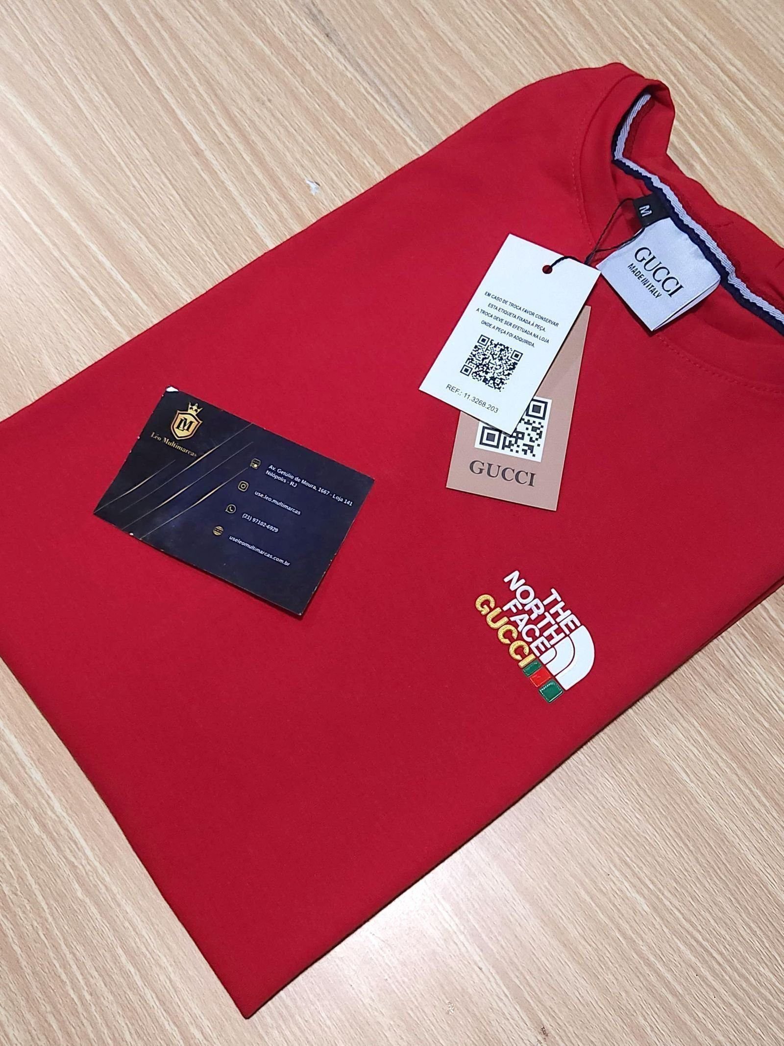 Camisa Gucci M Peruana 40.1 com Elastano Camisa Gucci M Peruana 40.1 com Elastano