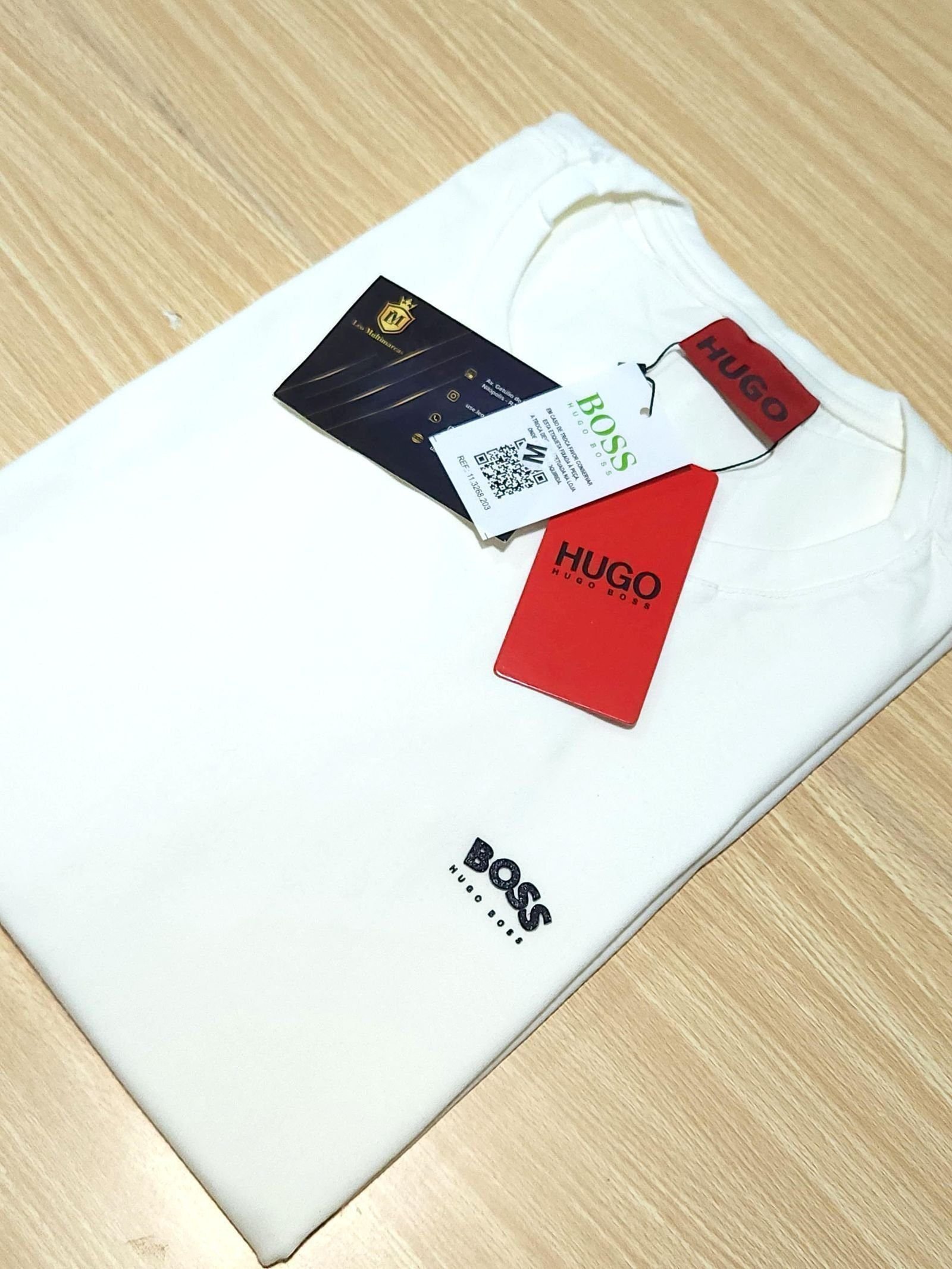 Camisa Hugo Boss M Peruana 40.1 com Elastano Camisa Hugo Boss M Peruana 40.1 com Elastano