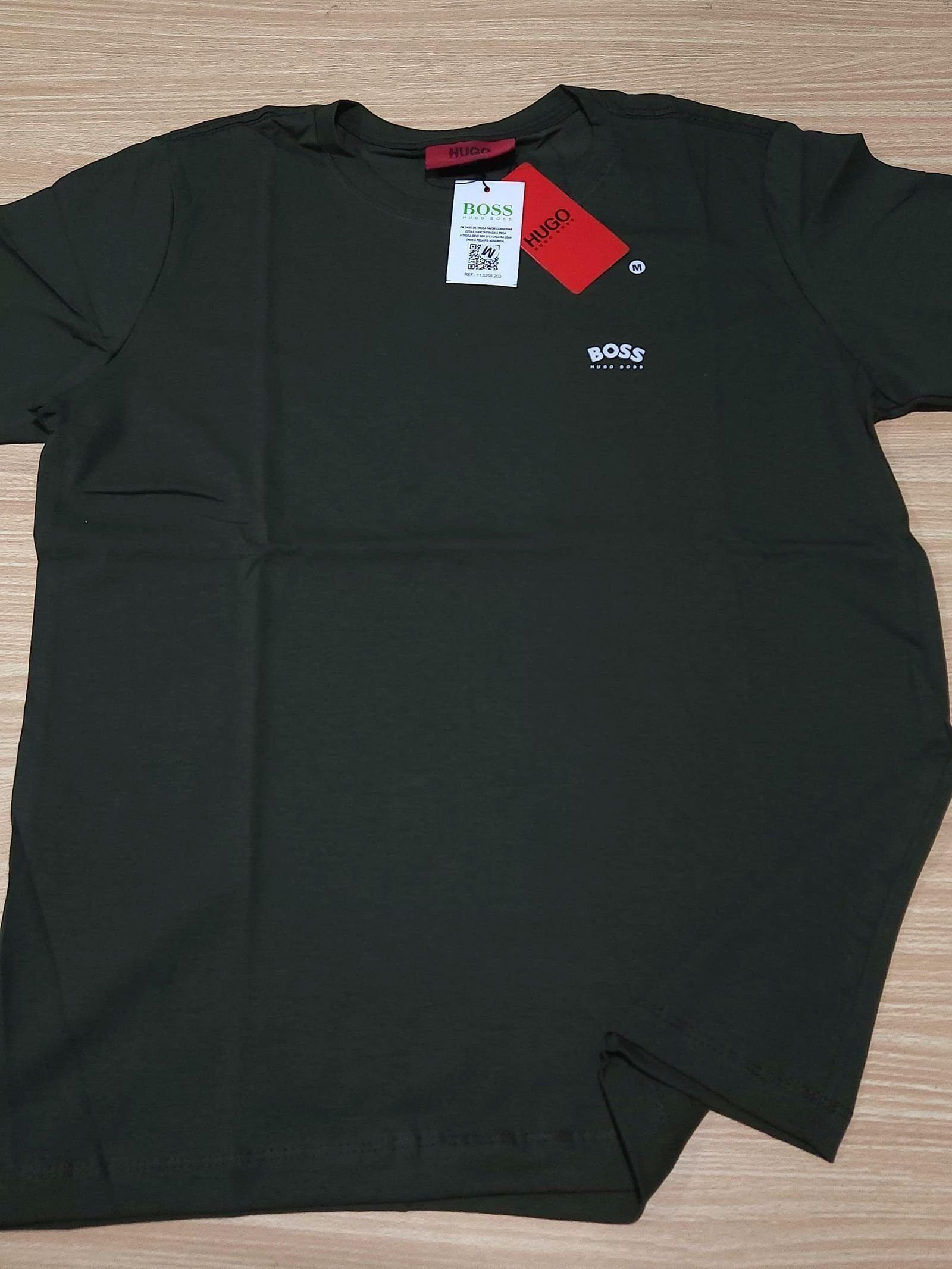 Camisa Hugo Boss M Peruana 40.1 com Elastano Camisa Hugo Boss M Peruana 40.1 com Elastano