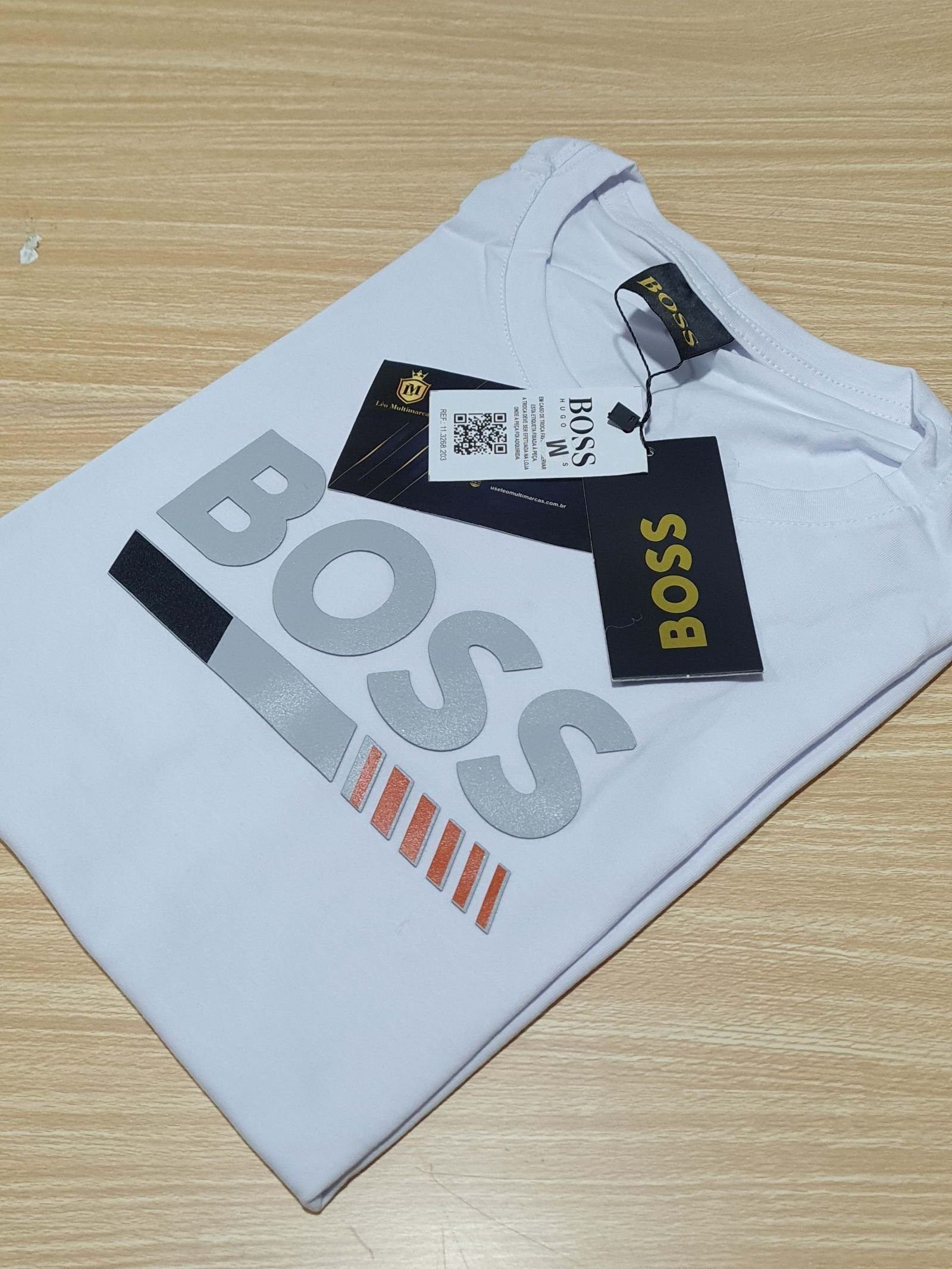 Camisa Hugo Boss M Peruana 40.1 com Elastano Camisa Hugo Boss M Peruana 40.1 com Elastano
