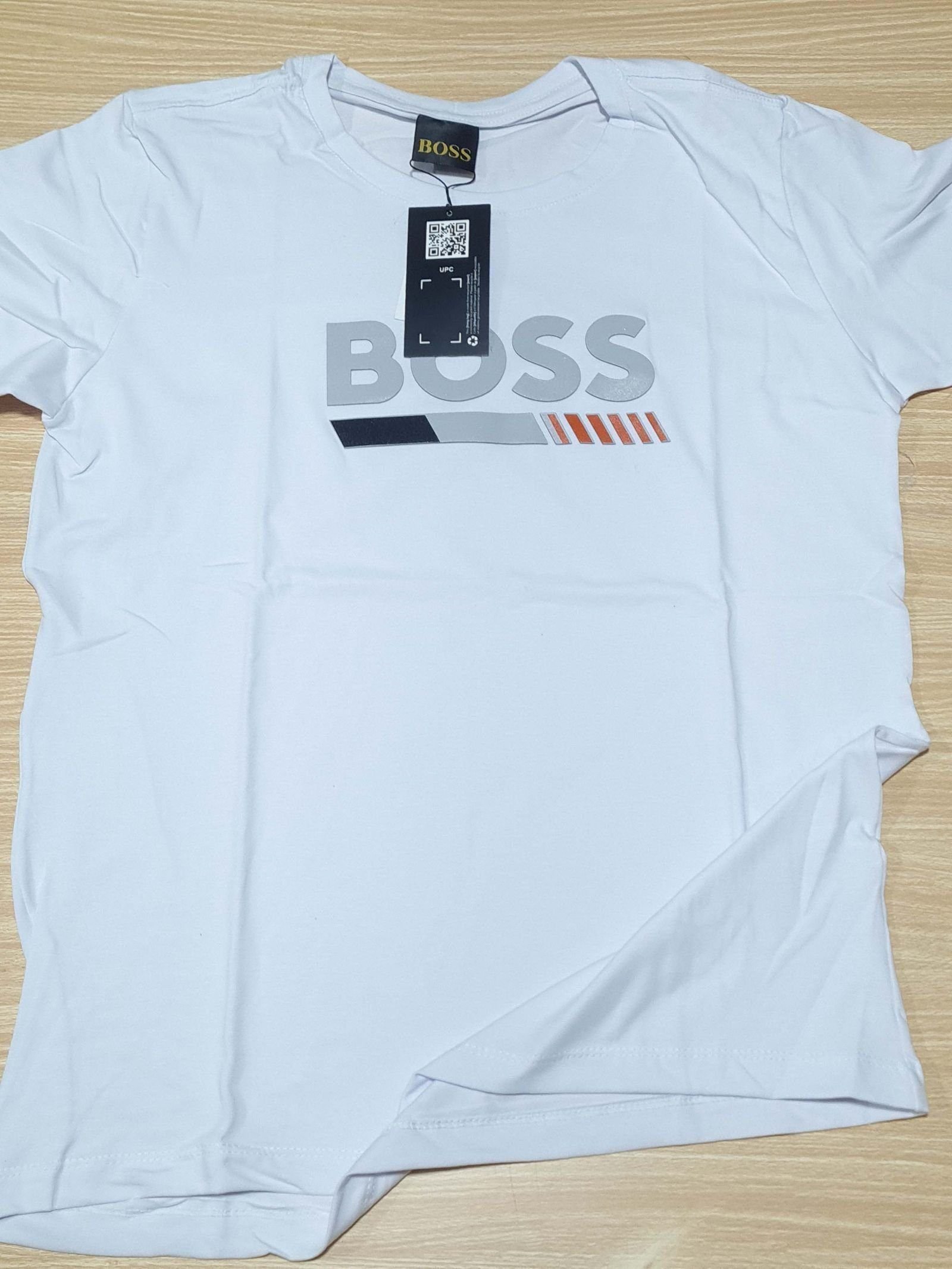 Camisa Hugo Boss M Peruana 40.1 com Elastano Camisa Hugo Boss M Peruana 40.1 com Elastano