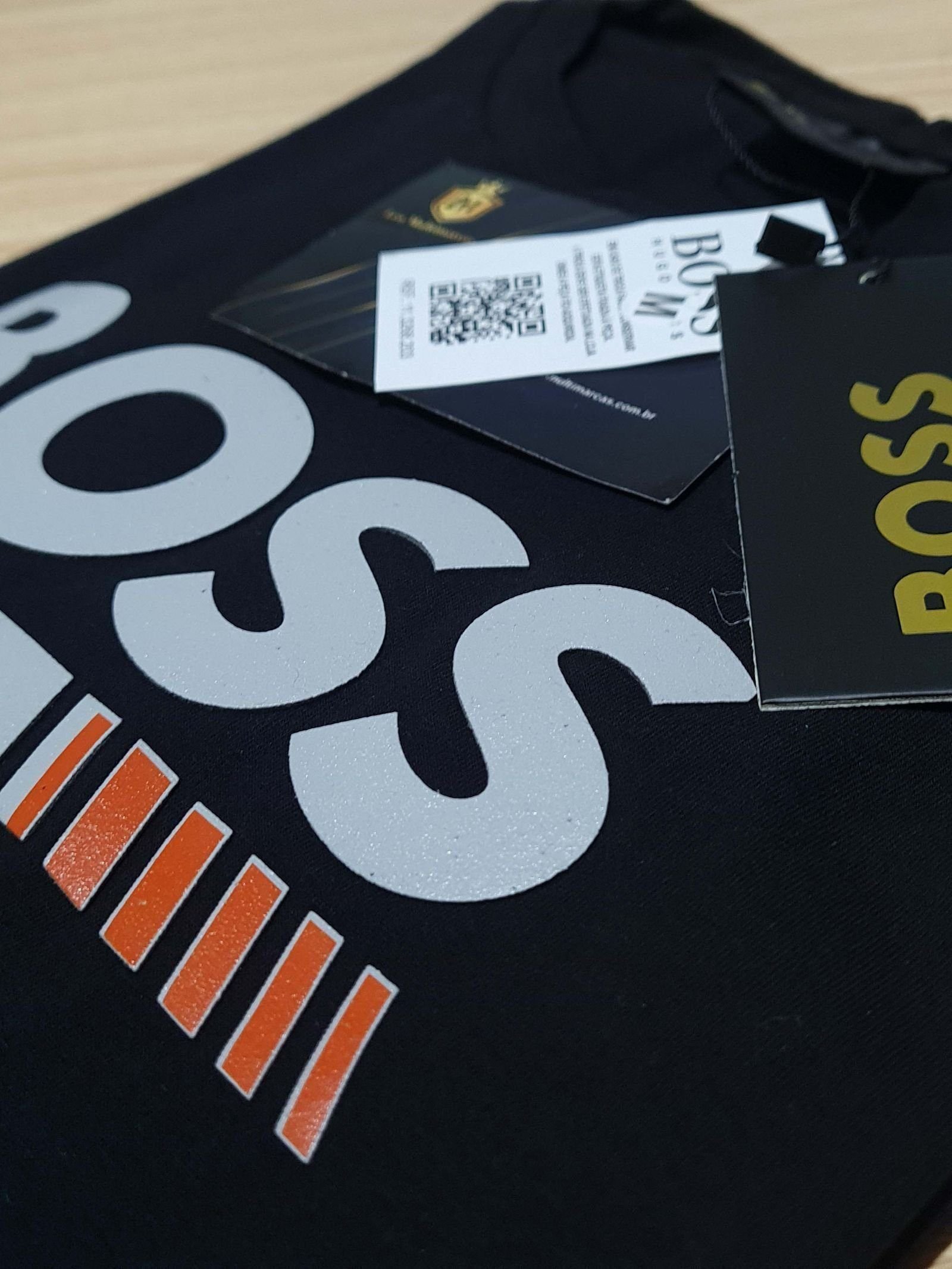 Camisa Hugo Boss M Peruana 40.1 com Elastano Camisa Hugo Boss M Peruana 40.1 com Elastano