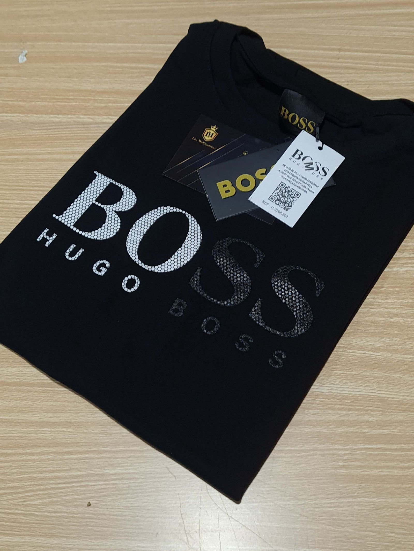 Camisa Hugo Boss M Peruana 40.1 com Elastano Camisa Hugo Boss M Peruana 40.1 com Elastano