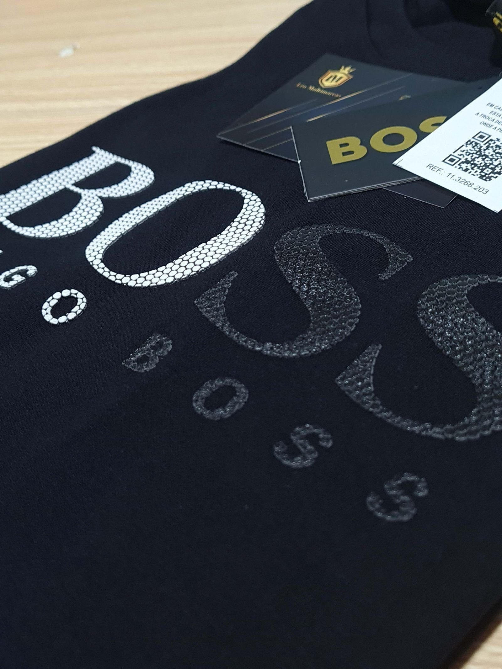 Camisa Hugo Boss M Peruana 40.1 com Elastano Camisa Hugo Boss M Peruana 40.1 com Elastano