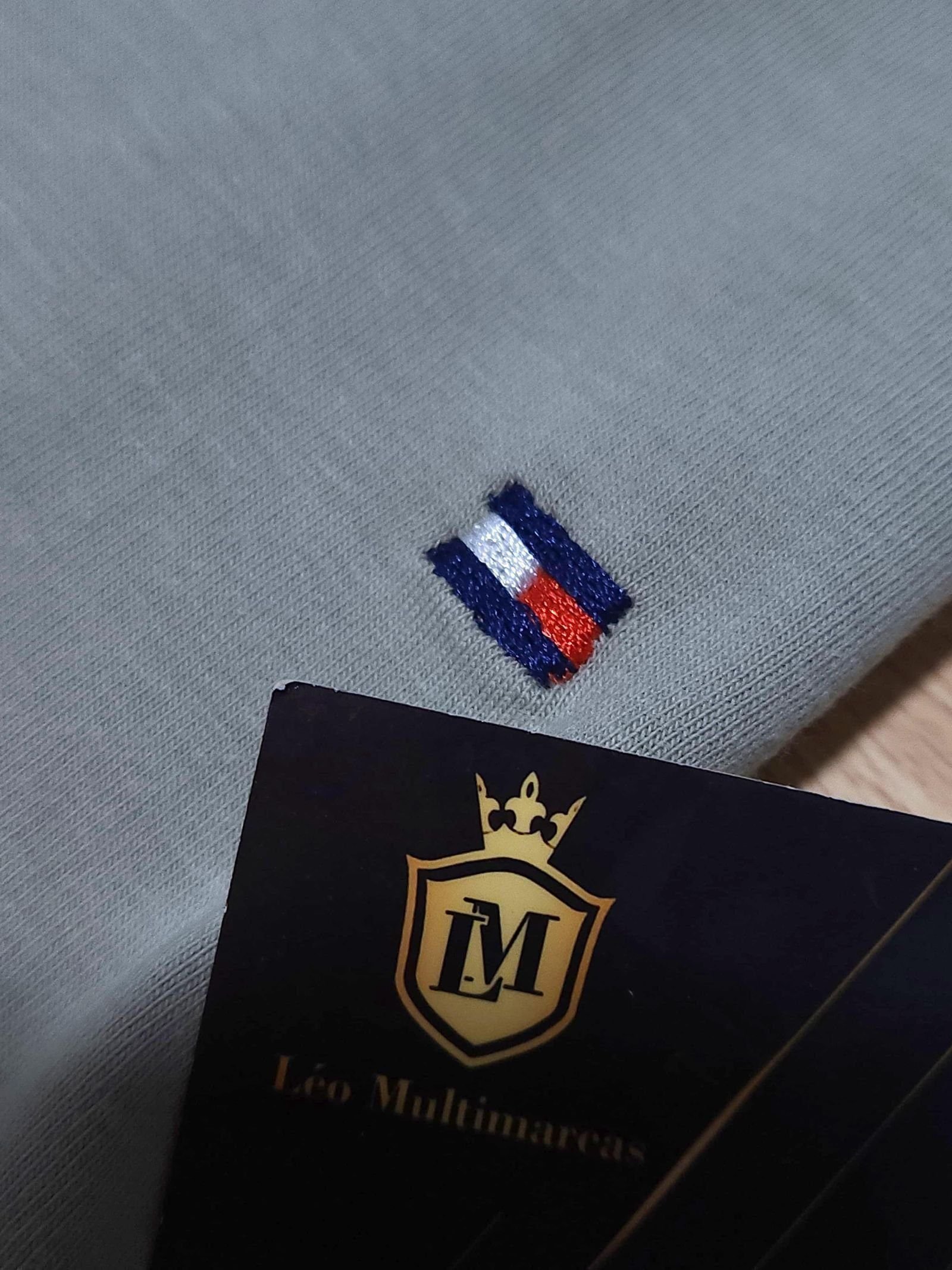 Camisa Tommy Hilfiger M Peruana 40.1 com Elastano Camisa Tommy Hilfiger M Peruana 40.1 com Elastano