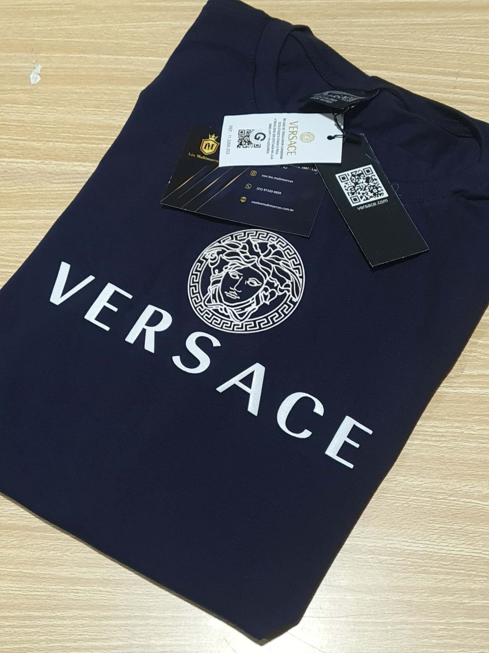 Camisa Versace G Peruana 40.1 com Elastano Camisa Versace G Peruana 40.1 com Elastano