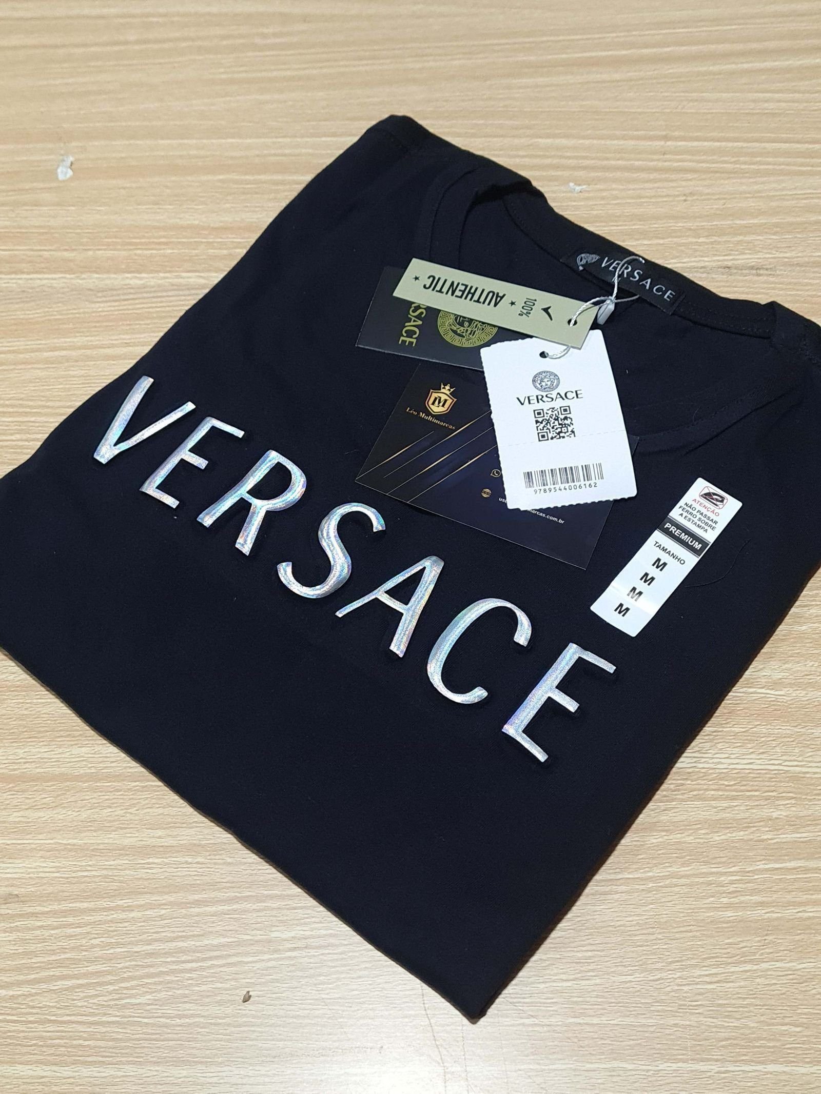 Camisa Versace M Peruana 40.1 com Elastano Camisa Versace M Peruana 40.1 com Elastano
