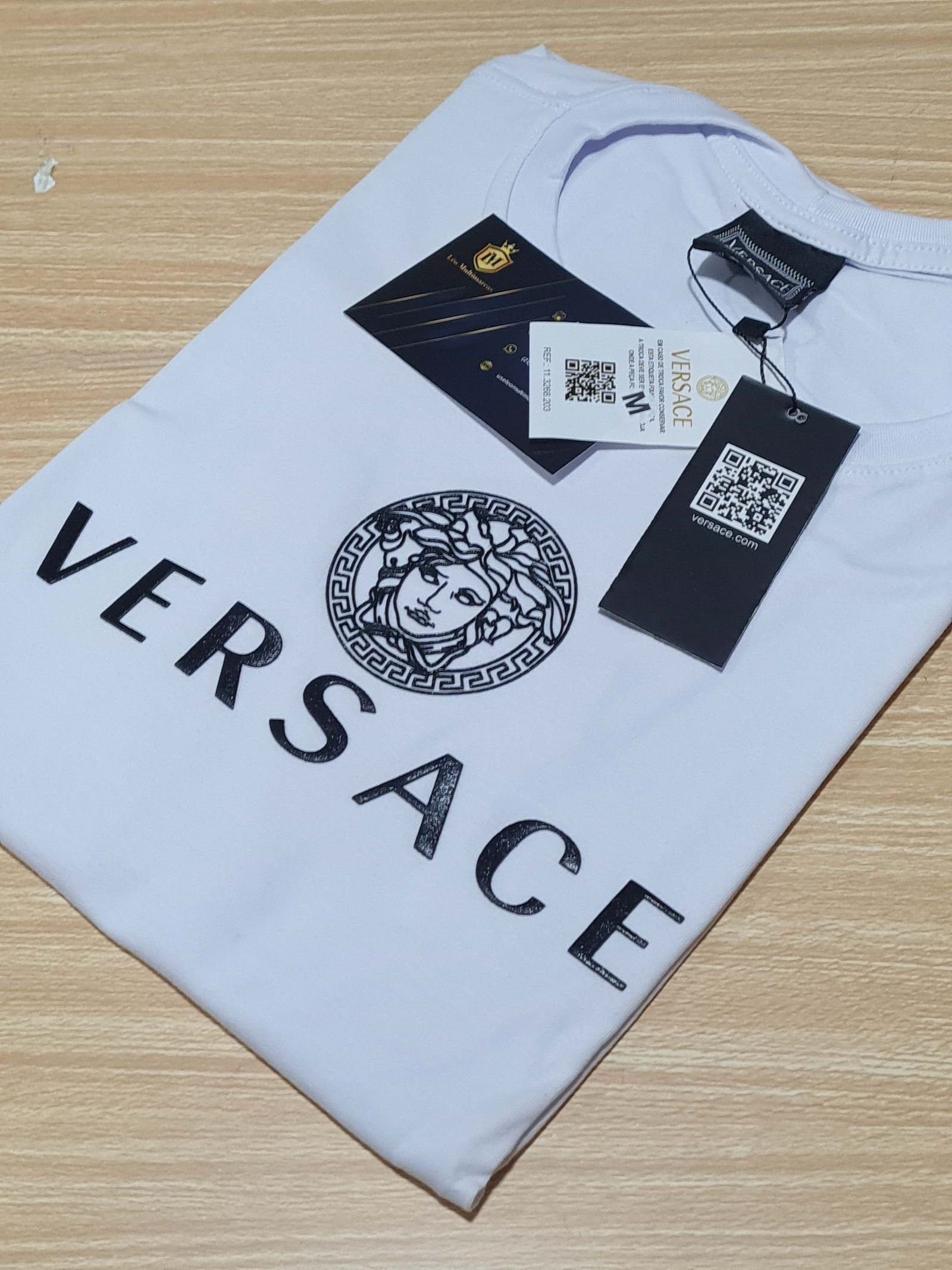 Camisa Versace M Peruana 40.1 com Elastano Camisa Versace M Peruana 40.1 com Elastano